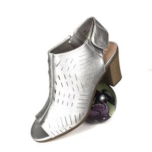 New Wild Pair Silver open toe & block heel size 10